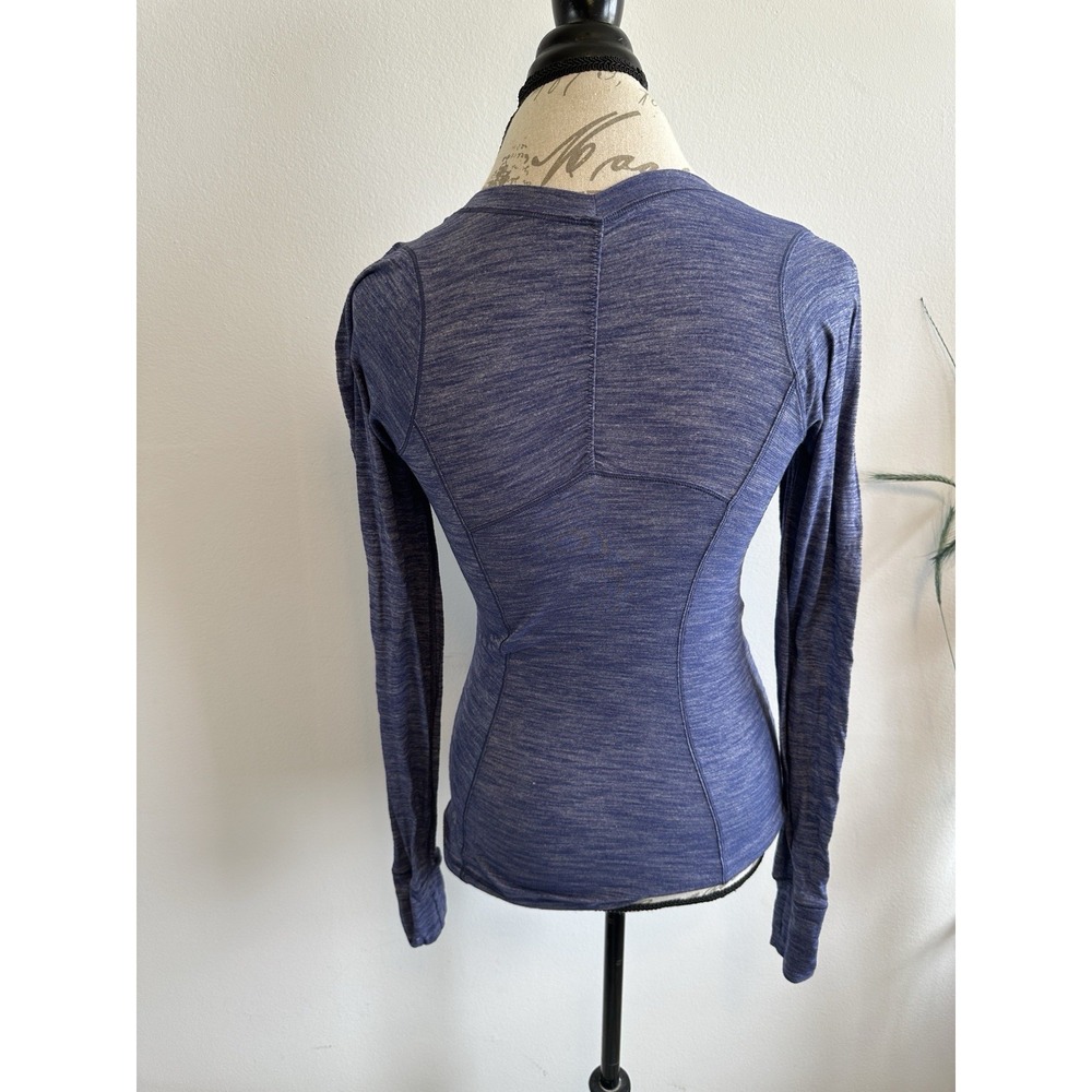 LULULEMON STRETCHY LONG SLEEVE PULLOVER SHIRT BLOUSE TOP SIZE 6